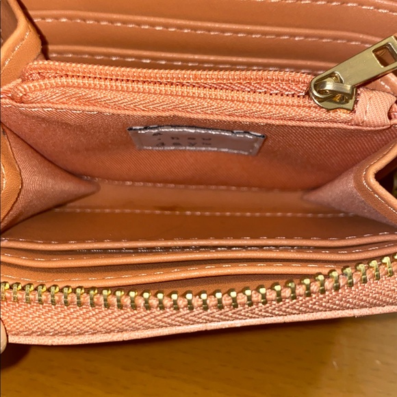 A New Day Wallet - Picture 4 of 5